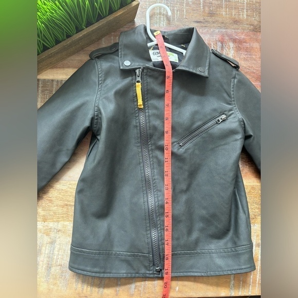Genuine Kids from OshKosh Toddler Boys Moto Jacket Asymmetrical Zip – Black 5T - Picture 5 of 10